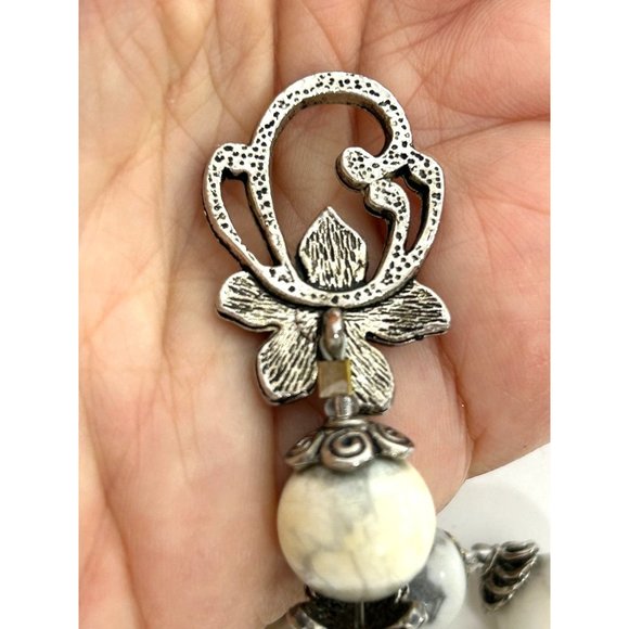 White Howlite Gemstone Beaded Bracelet Handcrafted Silver Tone Floral Grey Whte - Picture 5 of 17